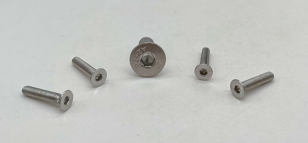DIN7991 HEXソケットカウンターサンクヘッドネジはどこに使用されていますか？