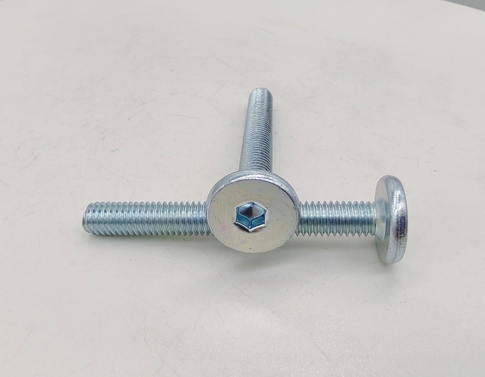 通常使用されるフラットヘッドヘキサゴンネジはどこにありますか？